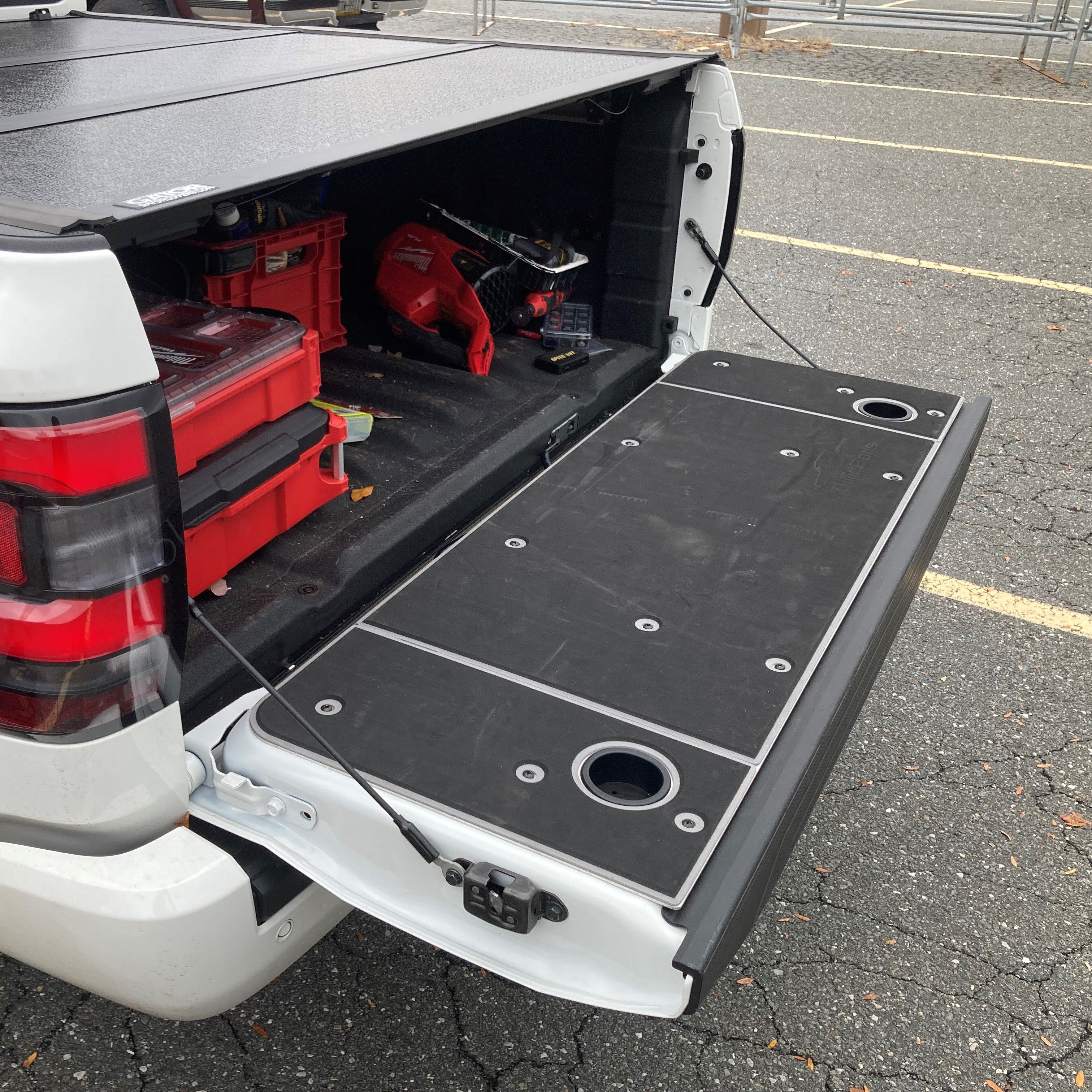Frontier Tailgate Cover (2022+) – image 2