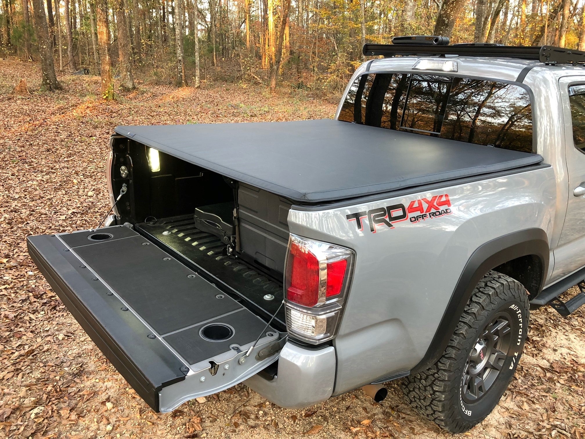 Tacoma Tailgate Cover (2005-2023) – image 9