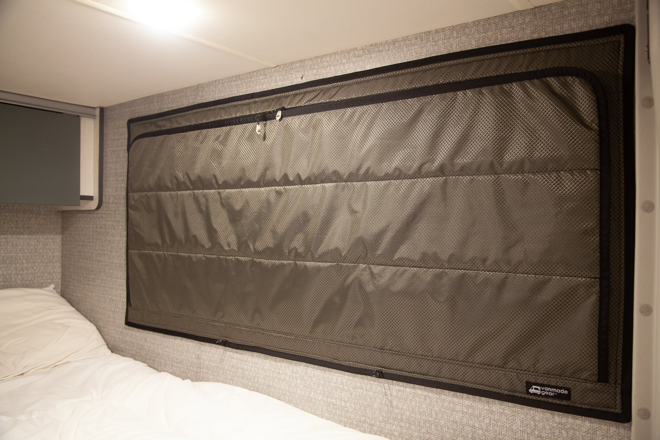 Transit Ekko - Bed Zipper Shade (Set) – image 8
