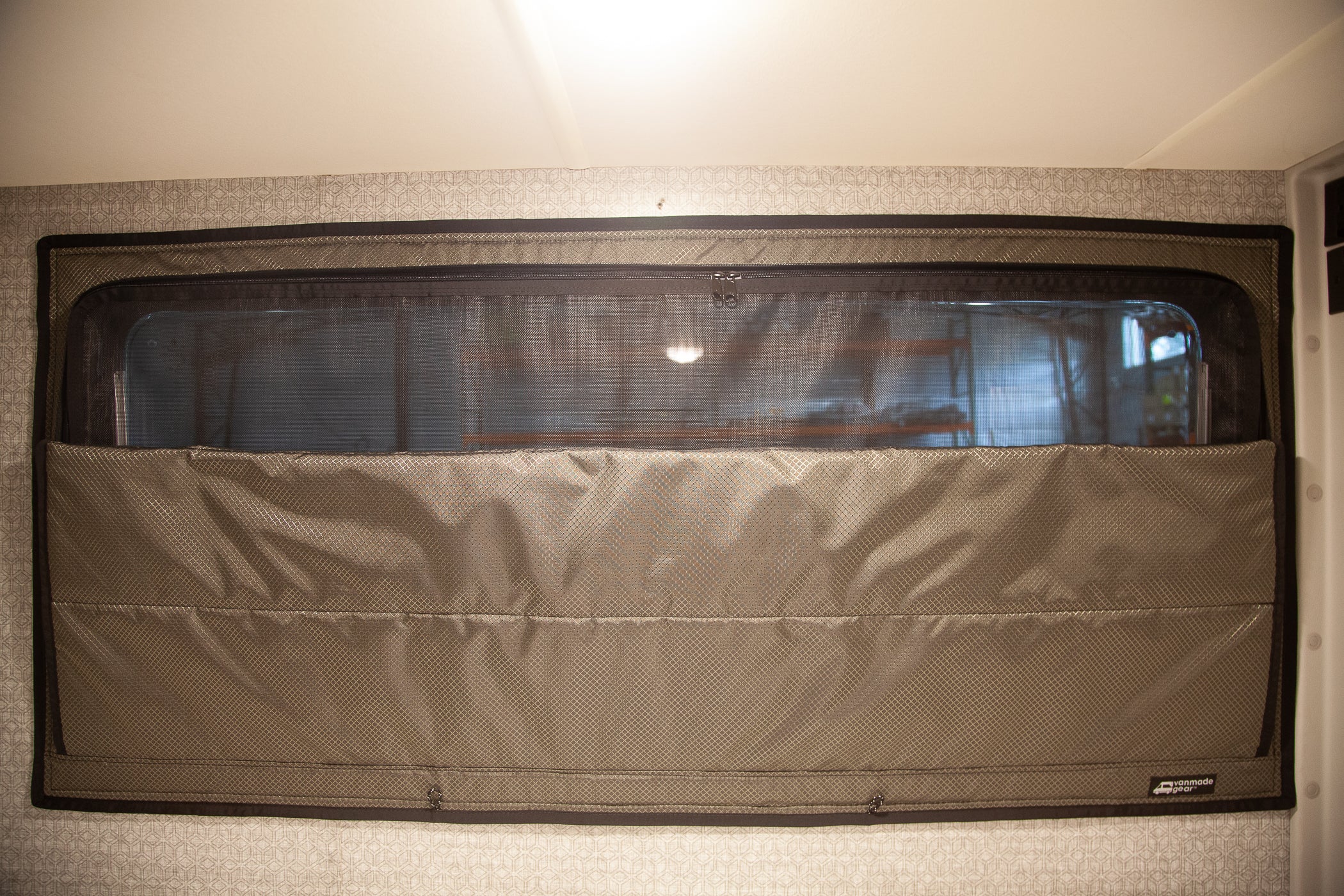 Transit Ekko - Bed Zipper Shade (Set) – image 9