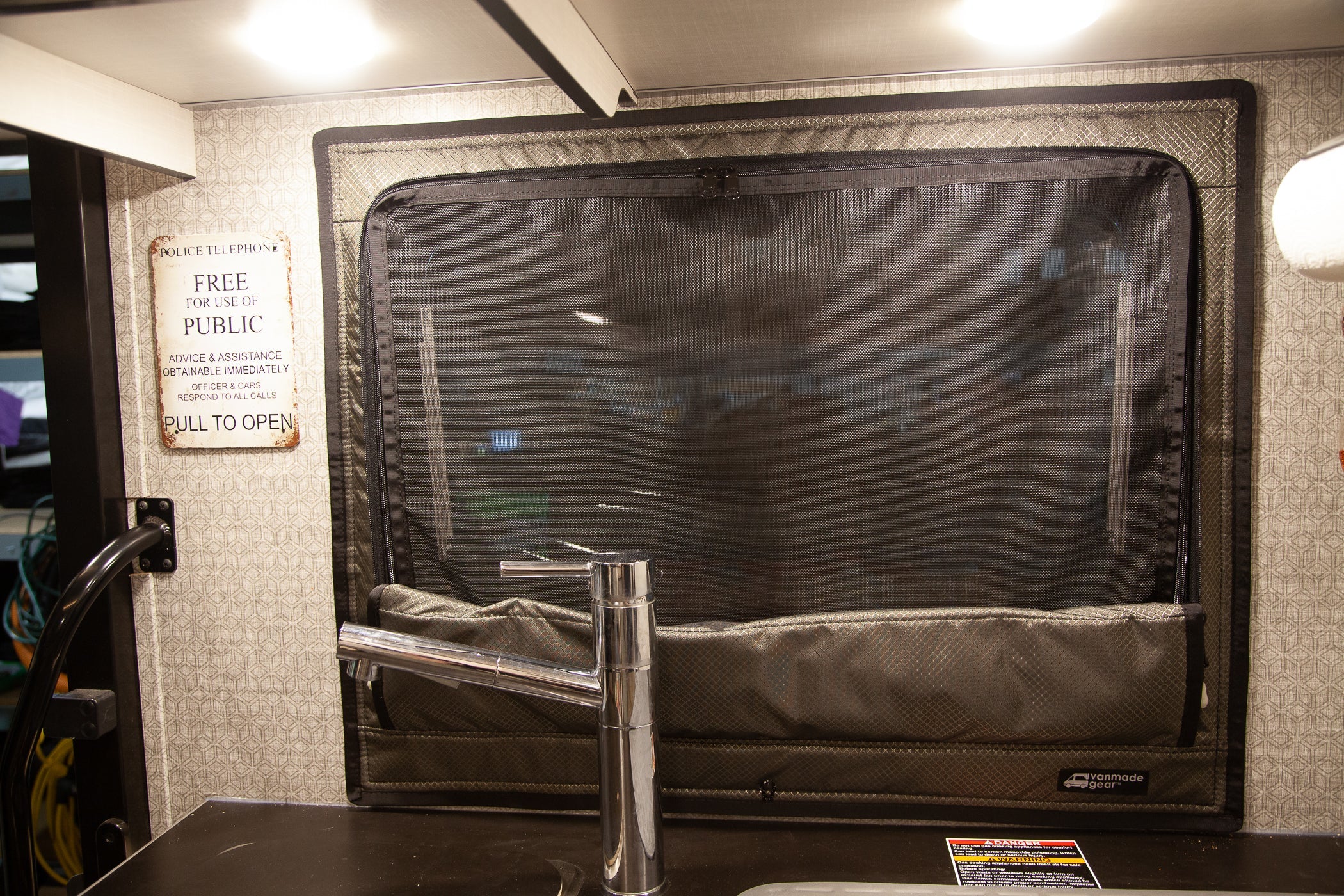 Transit Ekko - Kitchen Zipper Shade – image 7