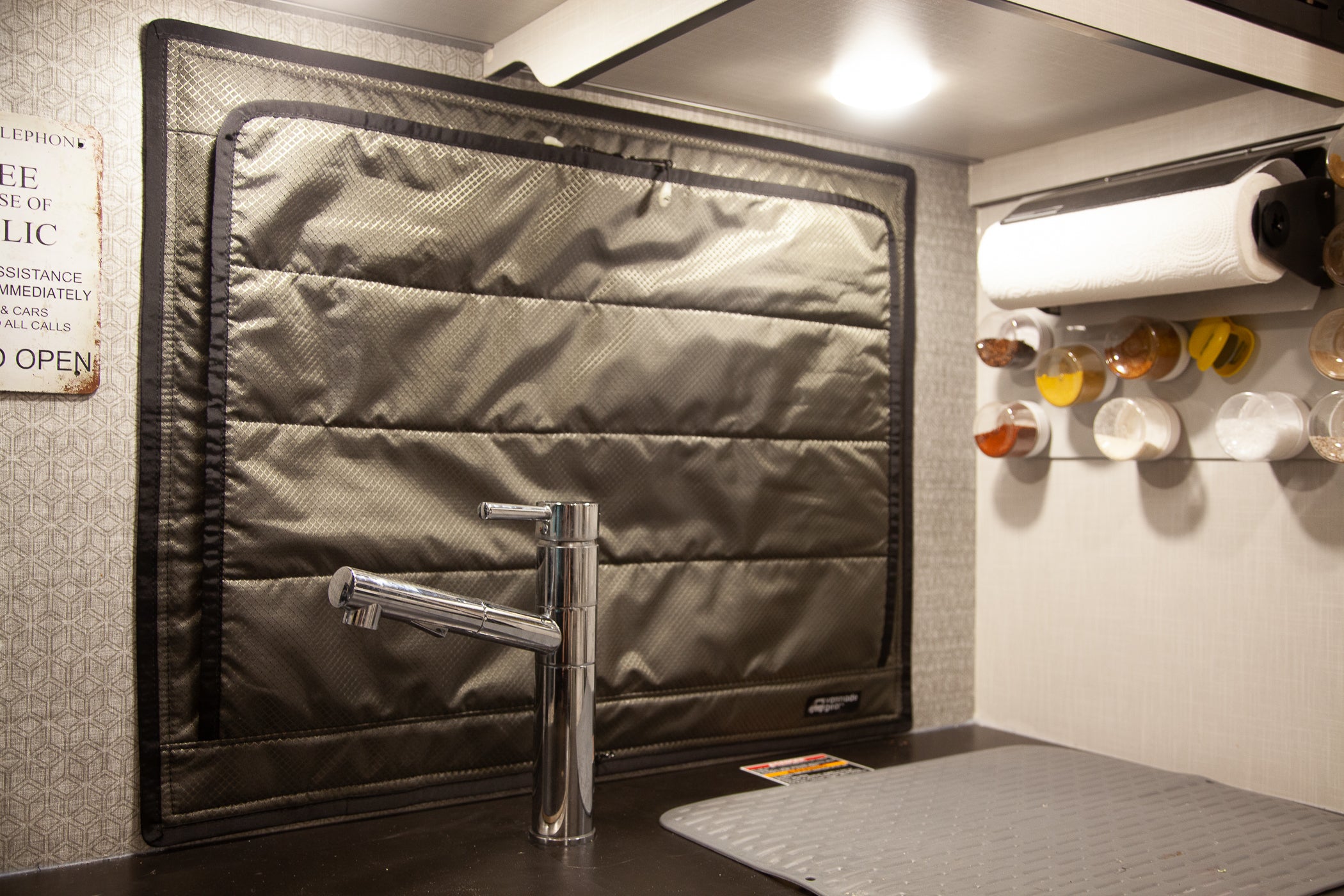 Transit Ekko - Kitchen Zipper Shade – image 6