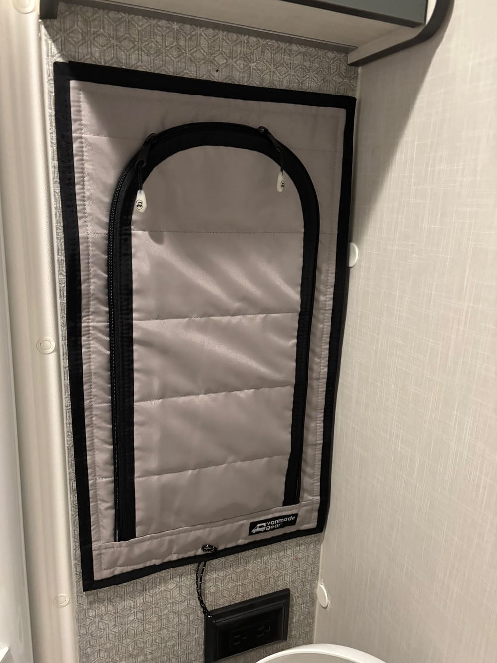Transit Ekko - Bathroom Zipper Shade – image 6