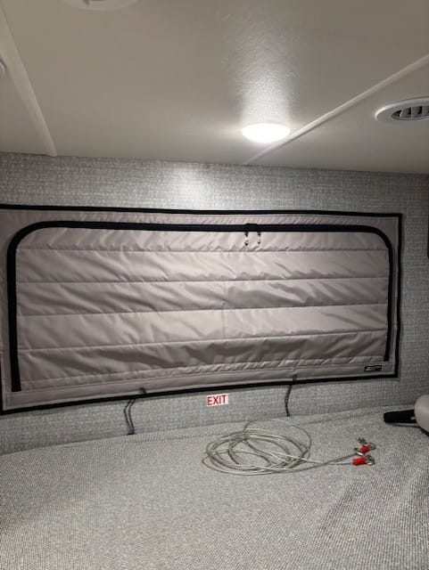 Transit Ekko - Bed Zipper Shade (Set) – image 7