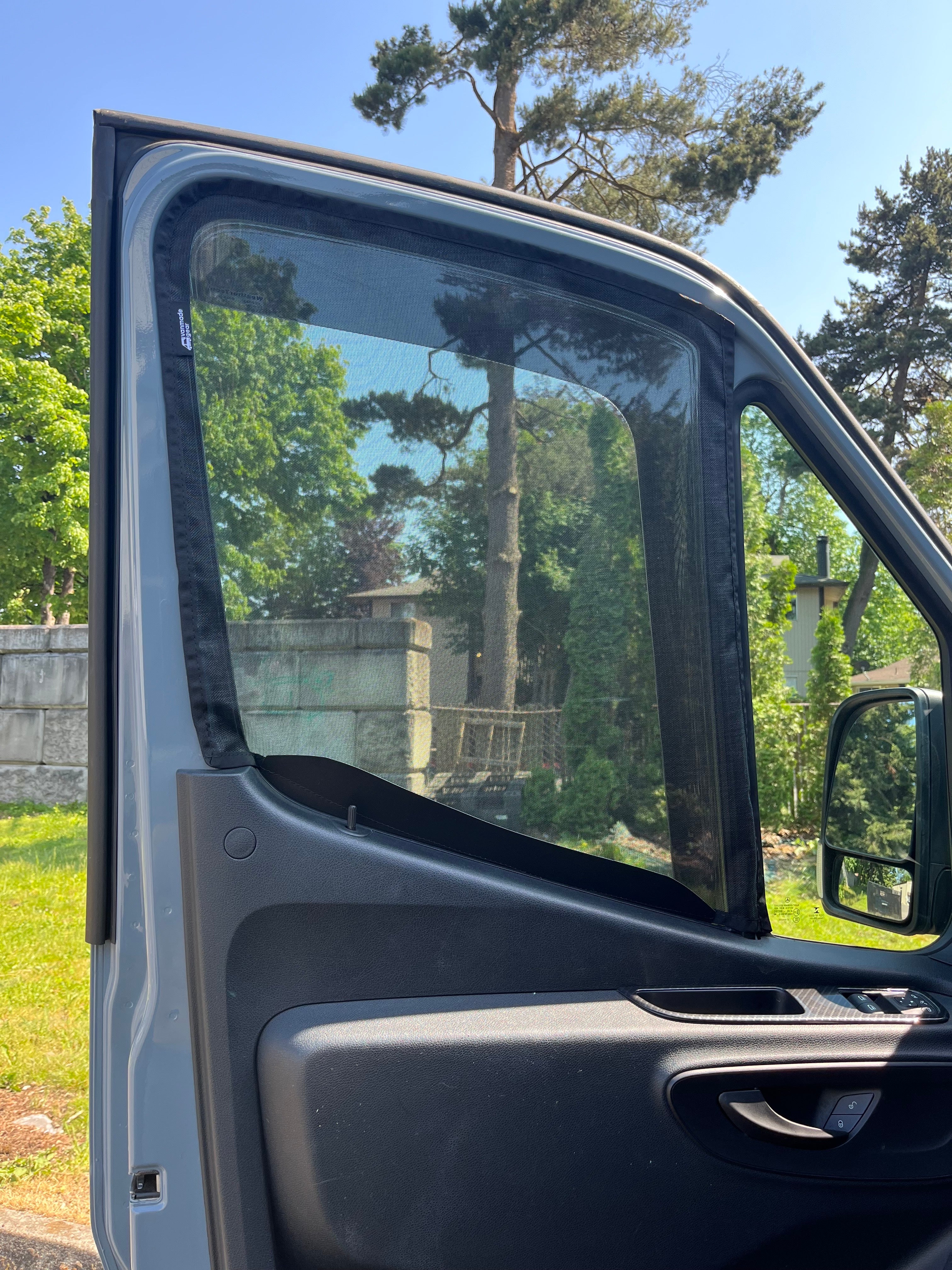 Sprinter 2019+ - Front Door Mosquito Net (set) – image 3