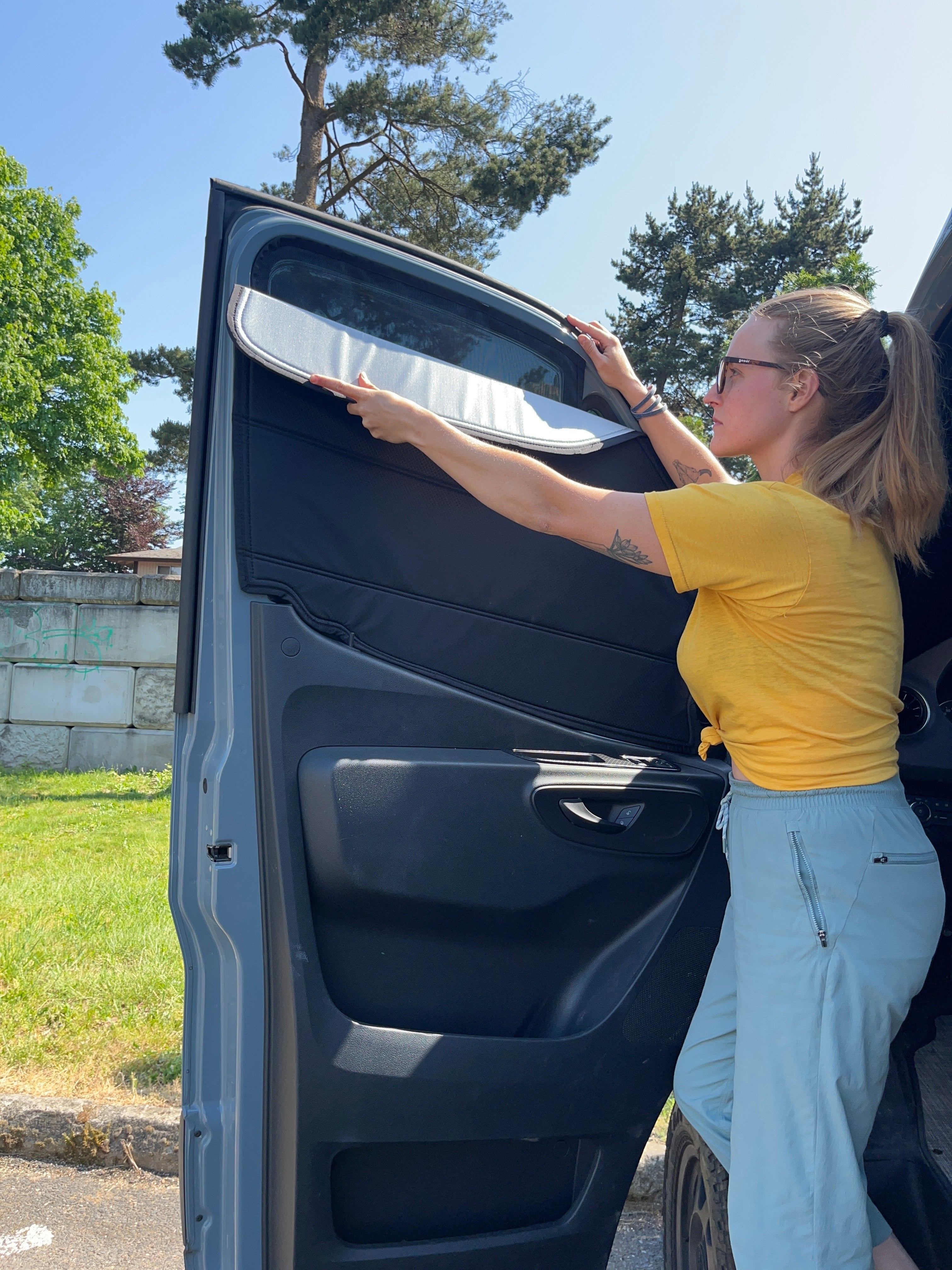 Sprinter 2019+ - Front Door Shades (set)