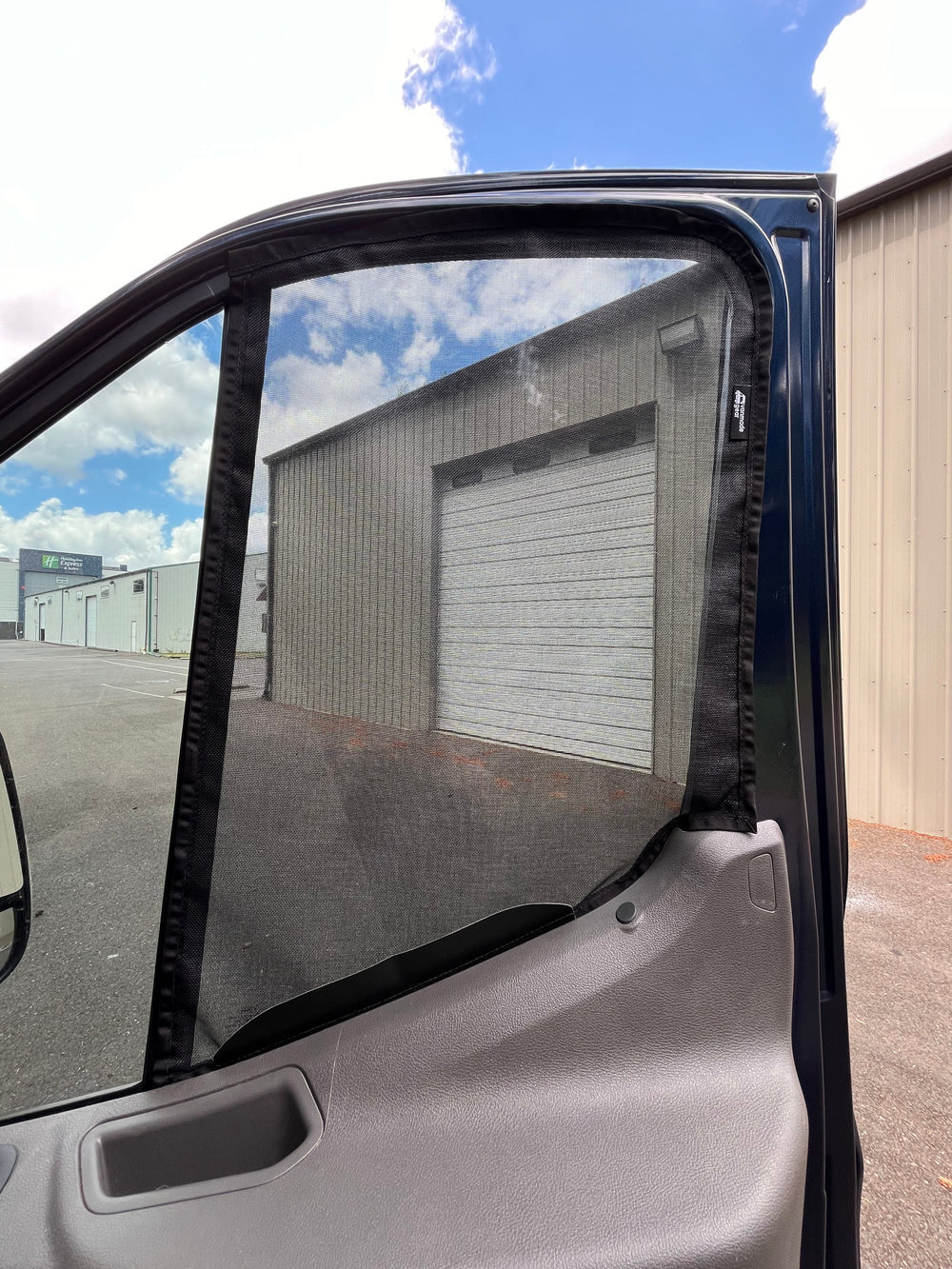 Ford Transit - Front Door Mosquito Net (set) – image 4