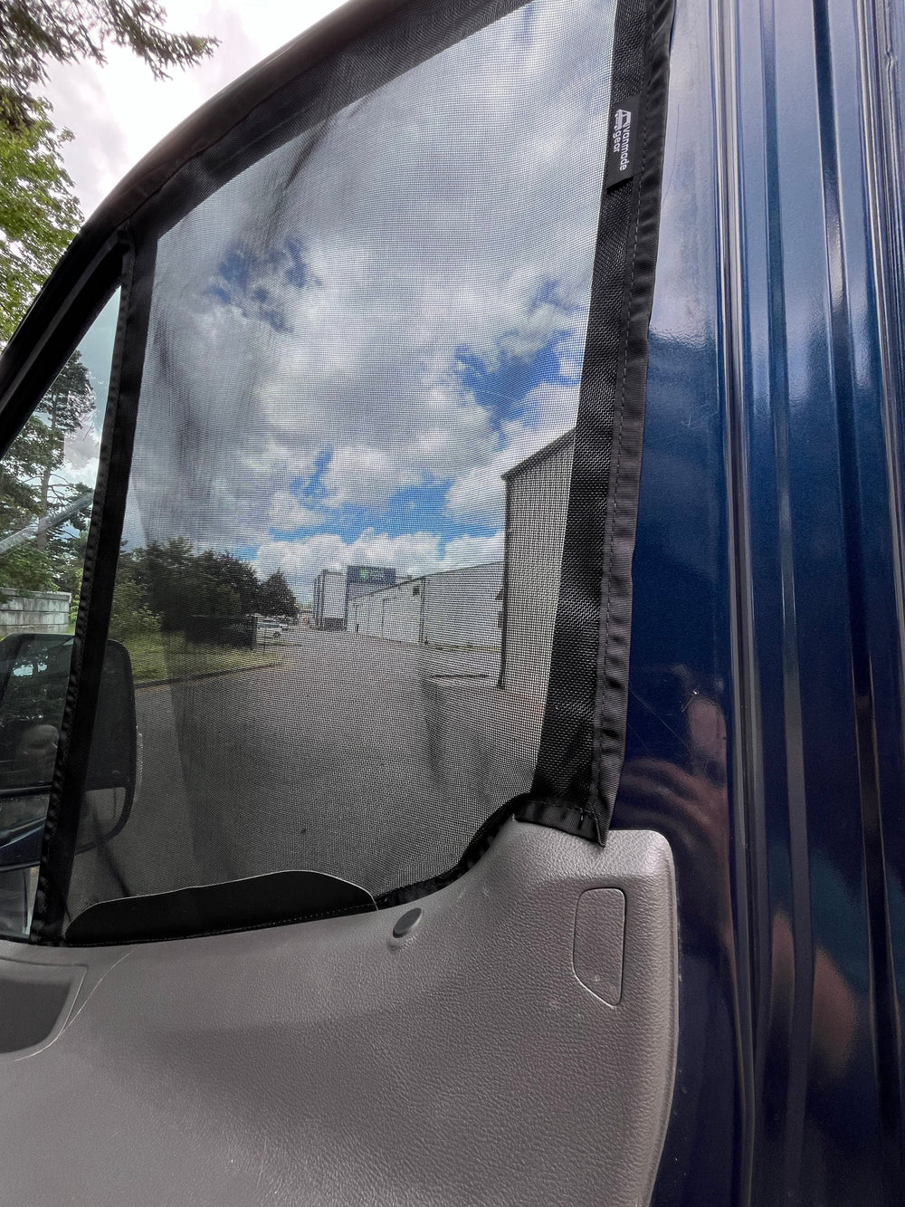 Ford Transit - Front Door Mosquito Net (set) – image 5
