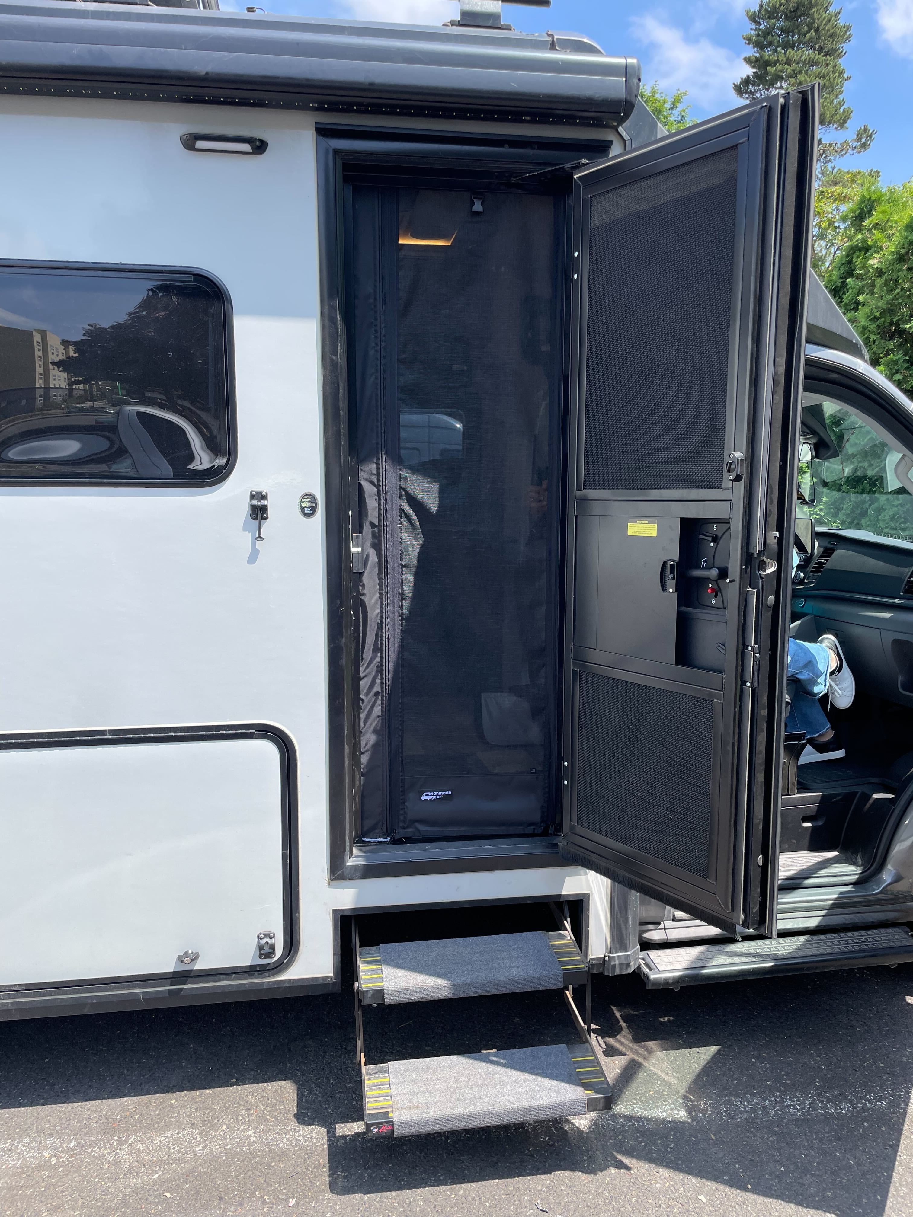 Sprinter Ekko - Screen Door – image 2