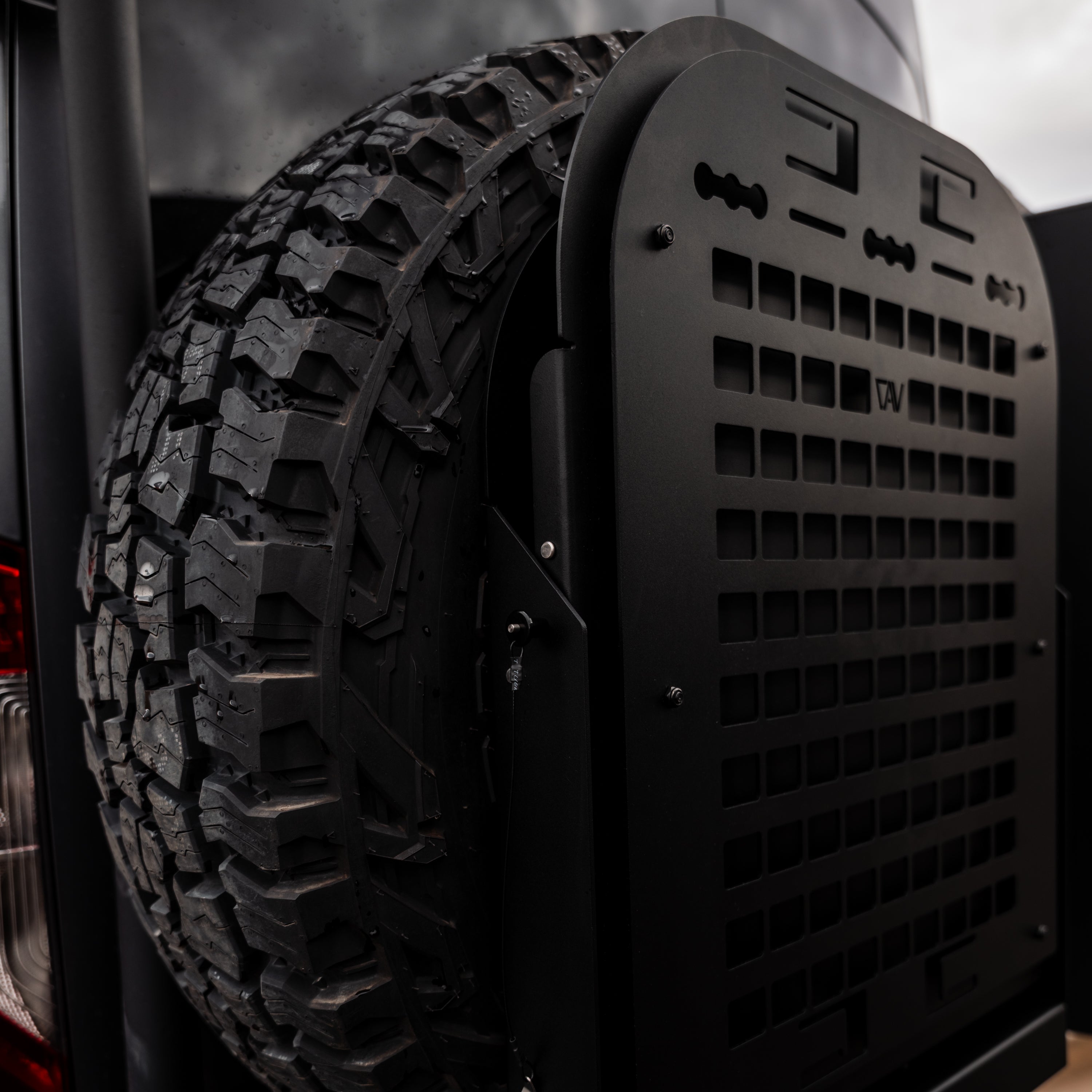 Canyon Tire Carrier Drop Table